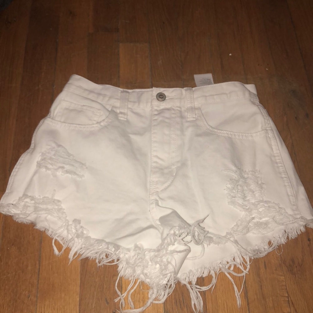 White high waisted Hollister shorts
